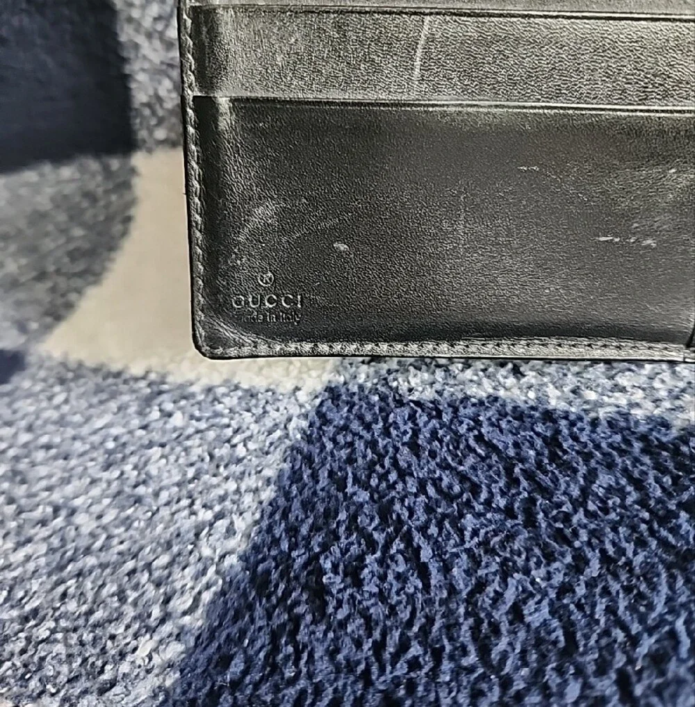 Gucci Black Leather Bi-fold with Silver Logo